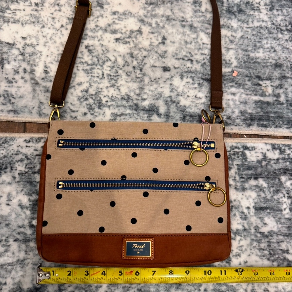 Fossil Canvas crossbody handbag Shoulder Strap Zip Close Brown Black Polka Dots